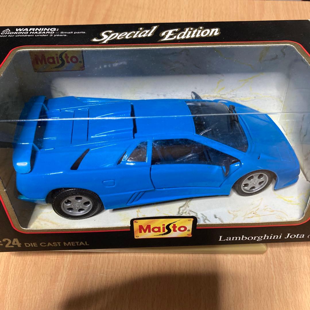 Maisto Ferrari 3台、ランボルギーニ シボレーの5台