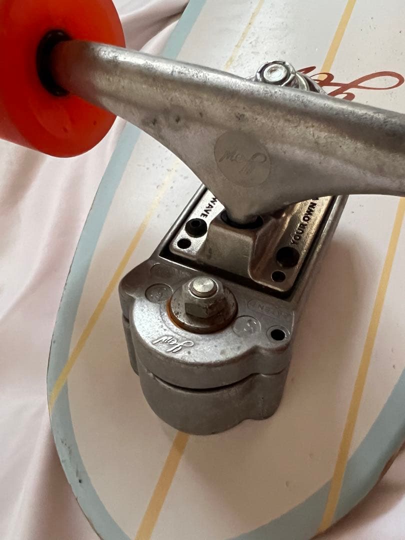 yow サーフスケート　waikiki