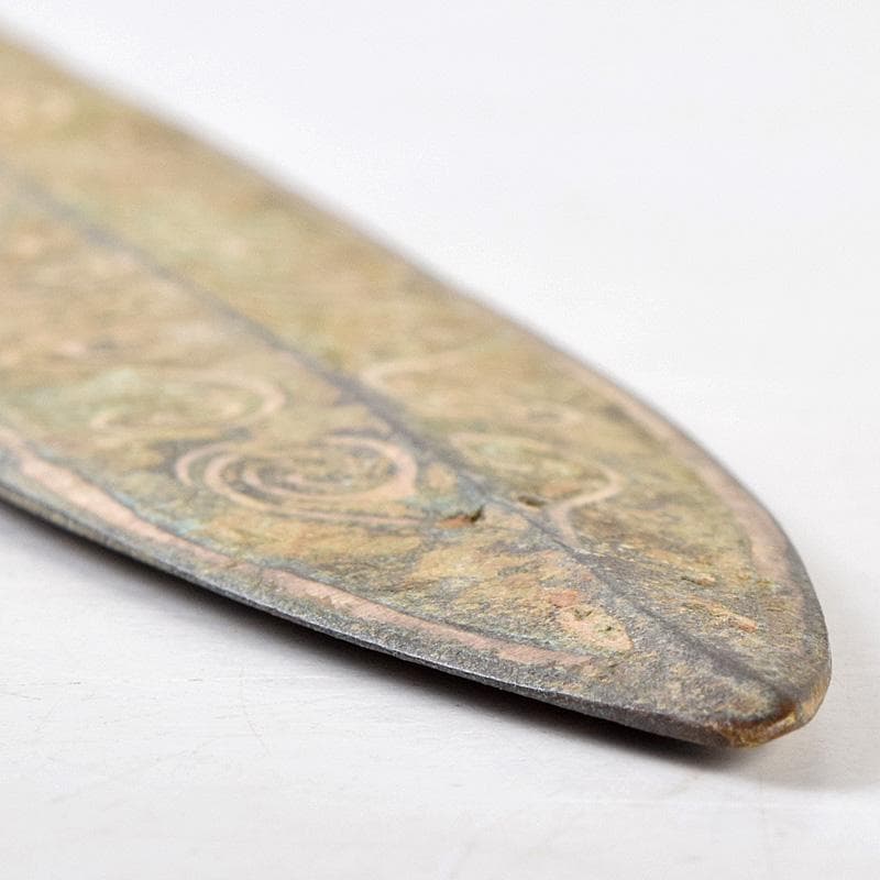 中国 古銅青銅 象嵌唐草文 銅剣 長さ約64.5㎝ M 9201 - メルカリ