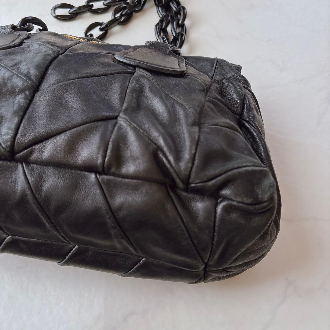 MIUMIU ブラックレザー キルティング チェーン 黒 ショルダーバッグ