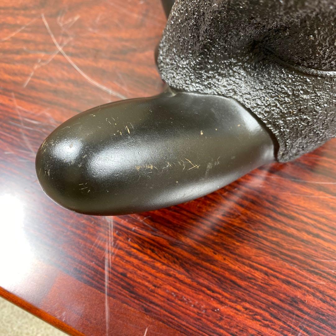 高岡銅器 彫刻家 板保次 (号 清峯）『おすまし』ブロンズ像