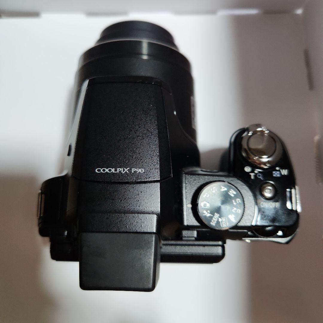 Nikon Coolpix P90 本体と付属品