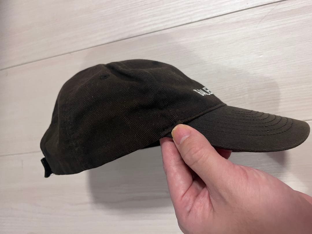 BALENCIAGA ブラック ベースボールキャップ