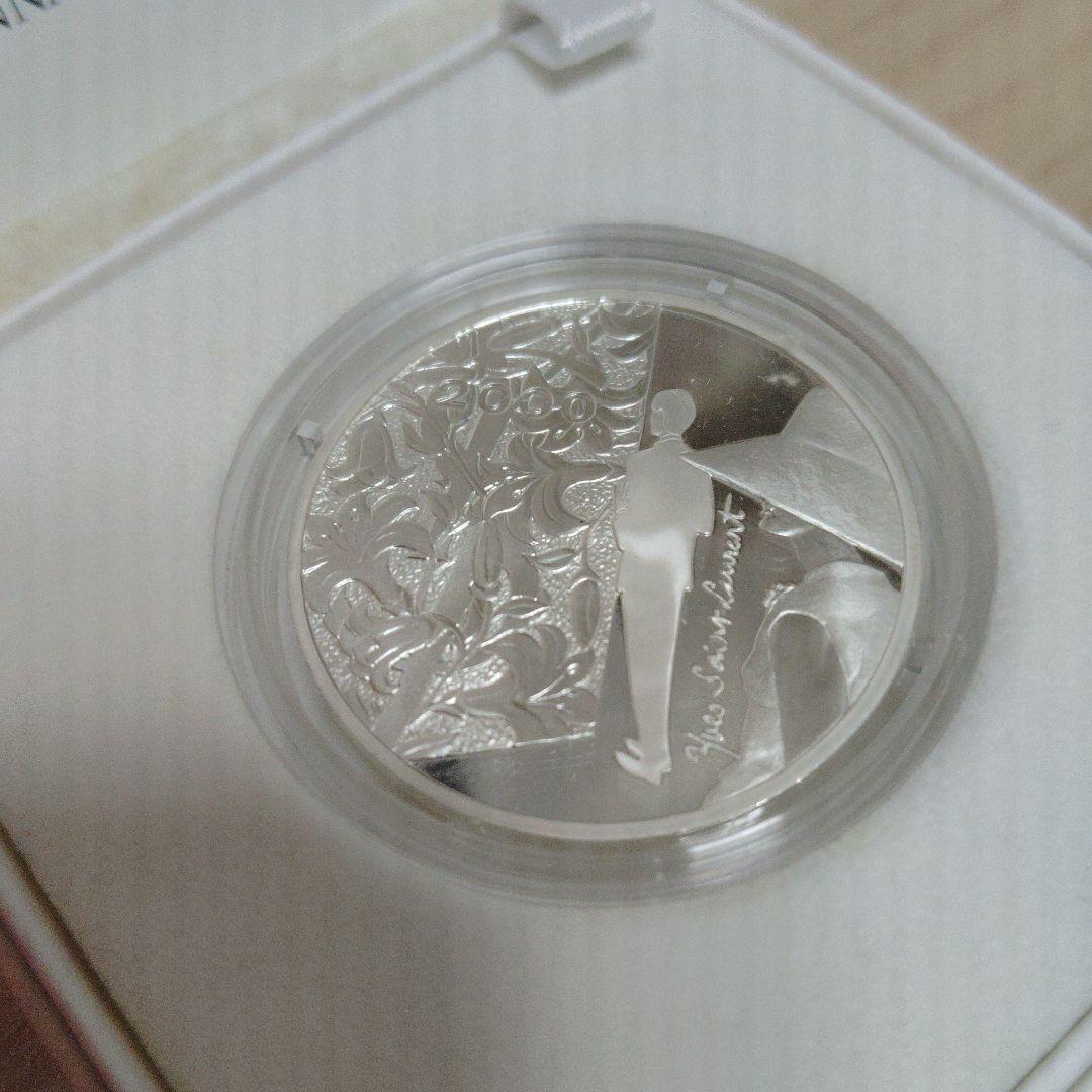 La Monnaie de l´an 2000 イヴ・サンローラン 2000年