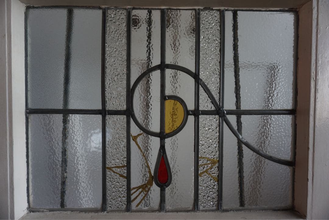 金継ぎされたアンティークステンドグラスの窓 ベストセラー