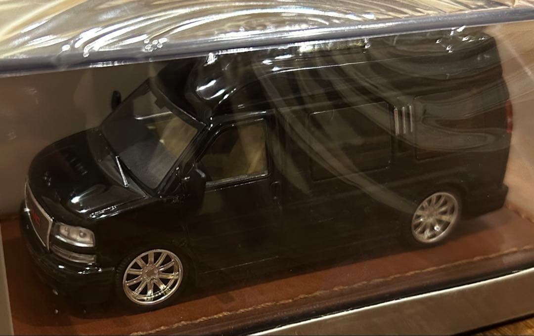 GOC 1/64 GMC SAVANA サバナ サバンナ 黒 ブラック アメ車