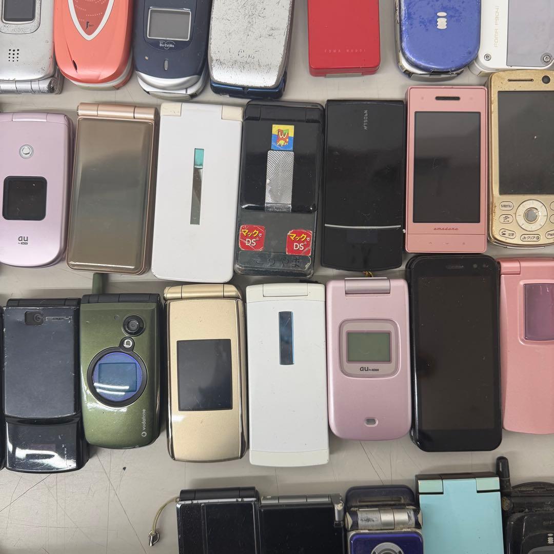 ガラケー 110個まとめ売り ジャンク品 折りたたみ式携帯電話セット