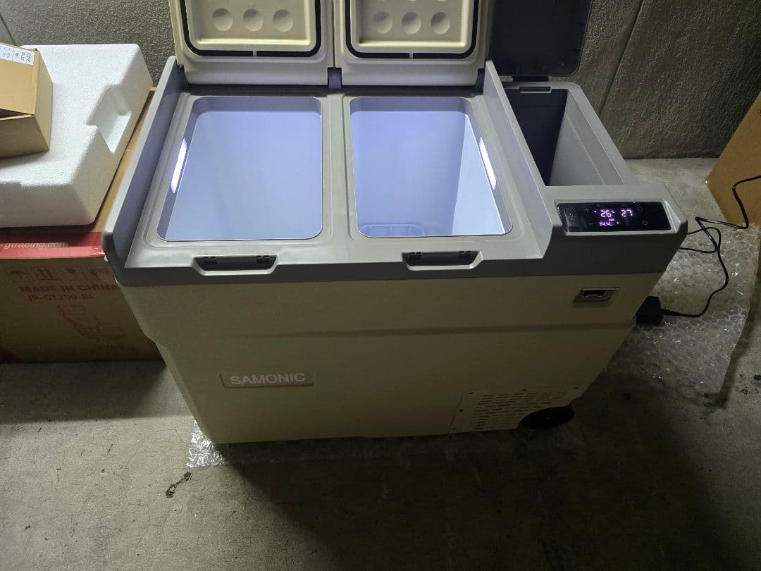 【新品未使用】車載冷蔵庫 SAMONIC 55L　バッテリー付き　カーキ色