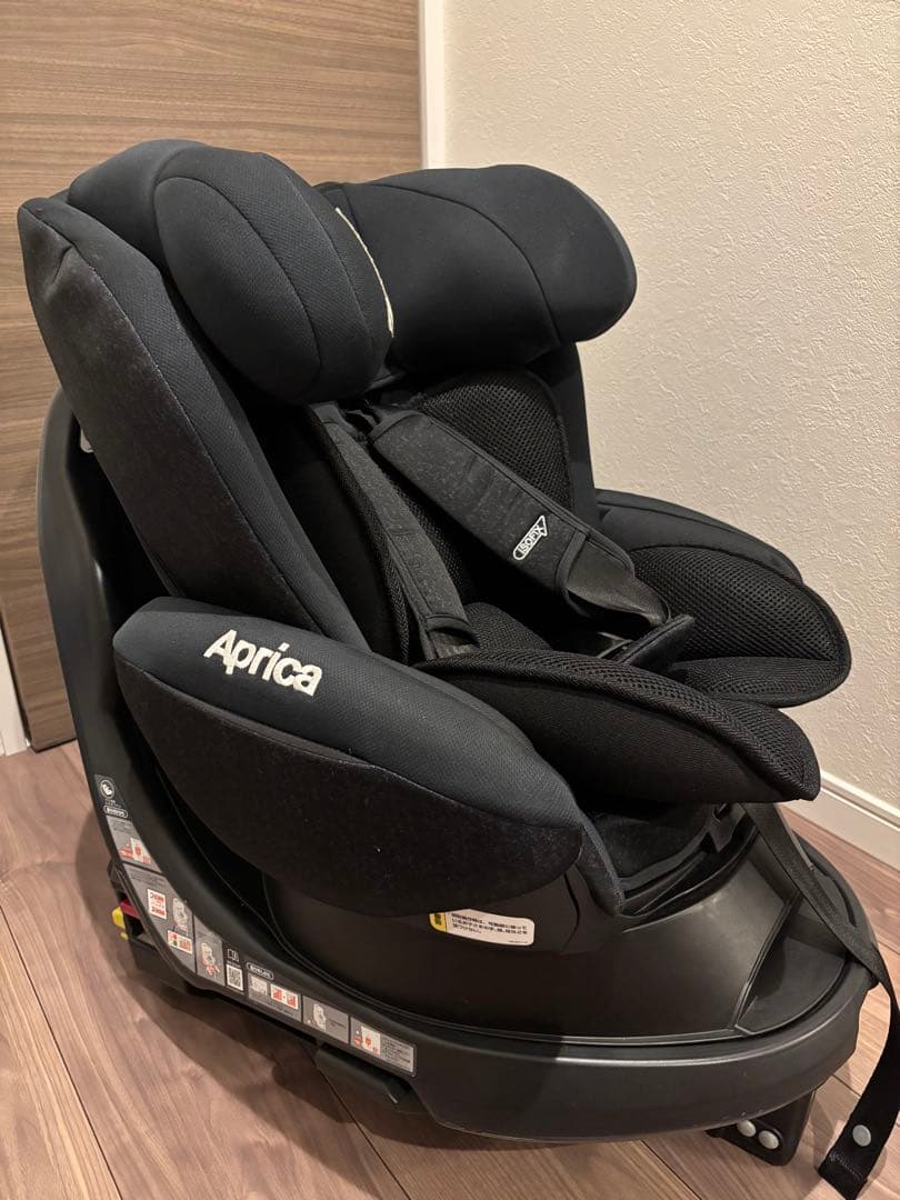 Aprica 回転式チャイルドシート ブラック