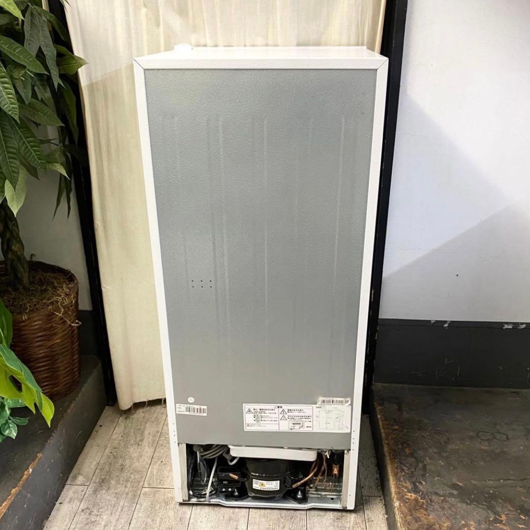 見た目シンプルでホワイトだからキッチンがパッと明るくなります♪冷凍