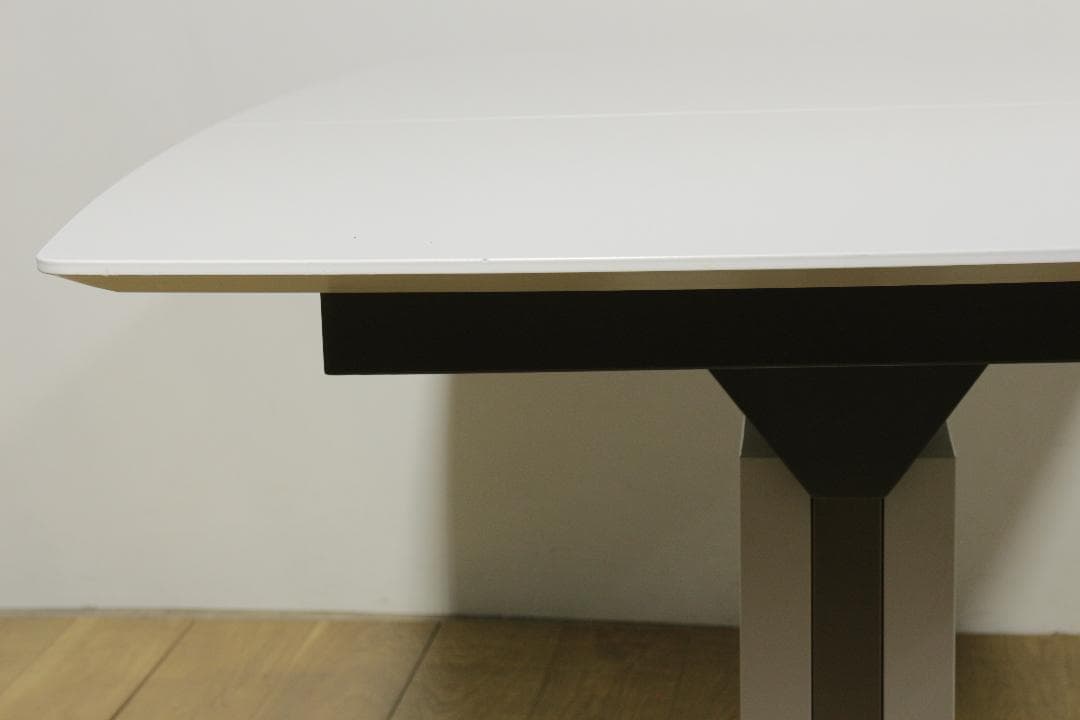 O*s様 BoConceptボーコンセプト★OCCAダイニングテーブル★伸長式★