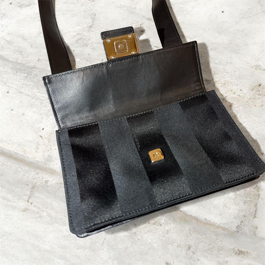 本日限定価格✨FENDI フェンディ 定価25万 ズッカレザーショルダー