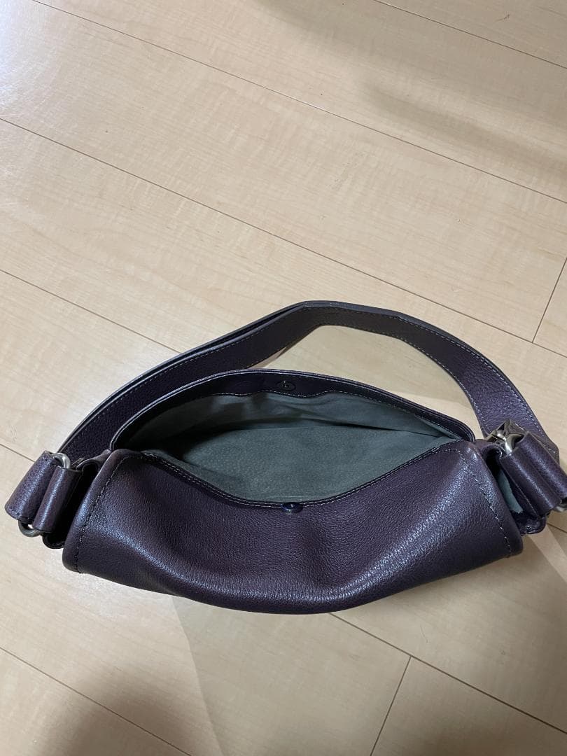 土屋鞄トーンオイルヌメ ミディアムショルダー(パープル)