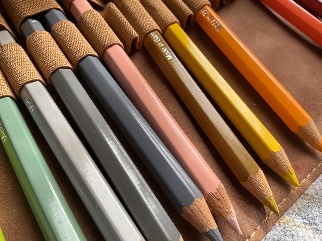 used美品Faber-Castell 水彩色鉛筆 ロールケース と色鉛筆30色 - メルカリ