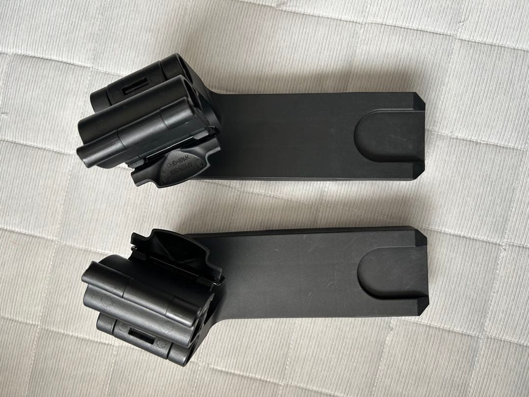 Cybex エイトンS2 i-size、ベースワン、アダプター3点セット