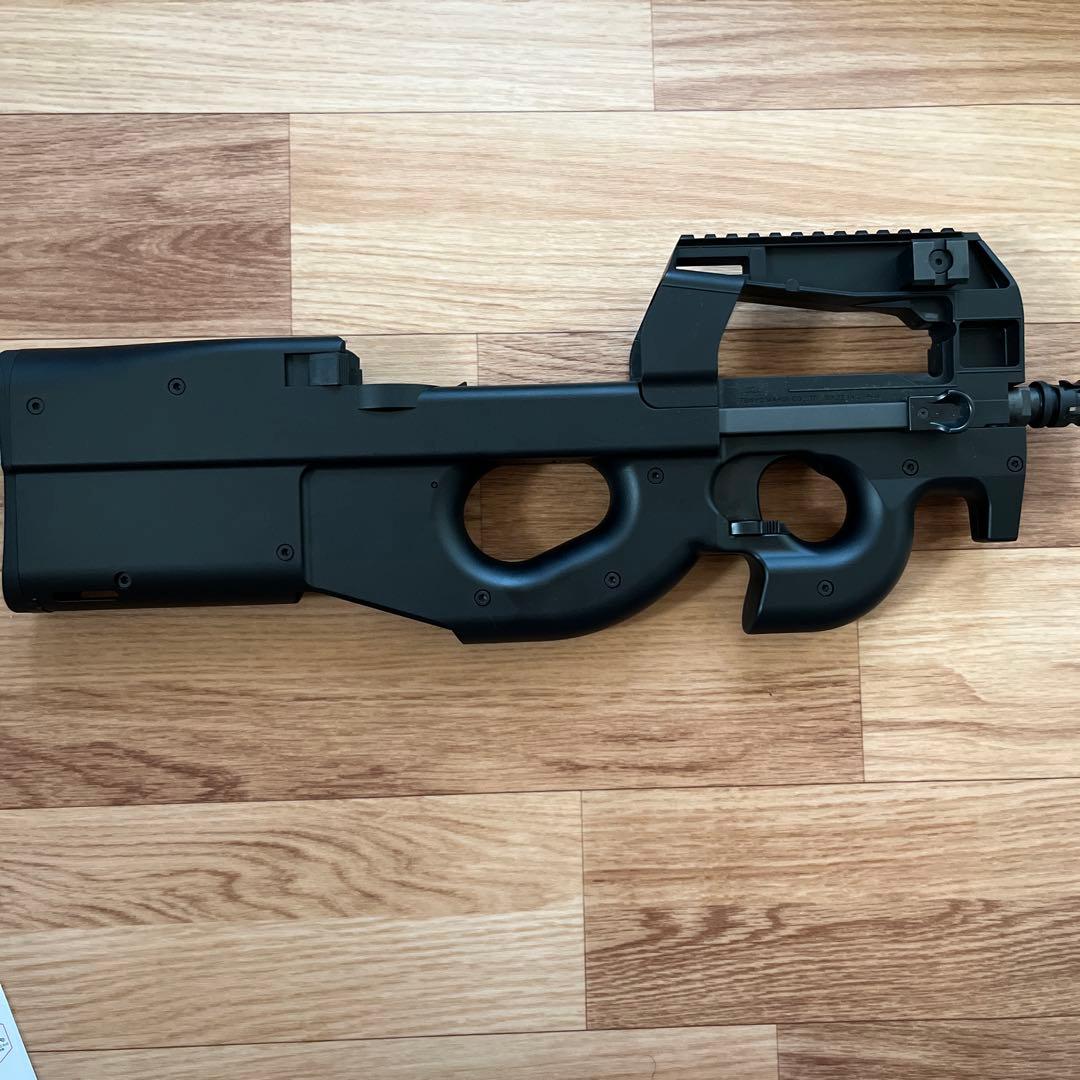 値下げ！】P-90+ プラス 電動ガン バッテリー 充電器 300連マガジン