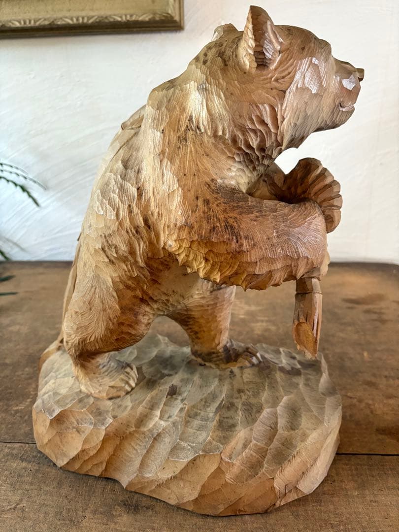 木彫り 鮭担ぎ熊 堀井作