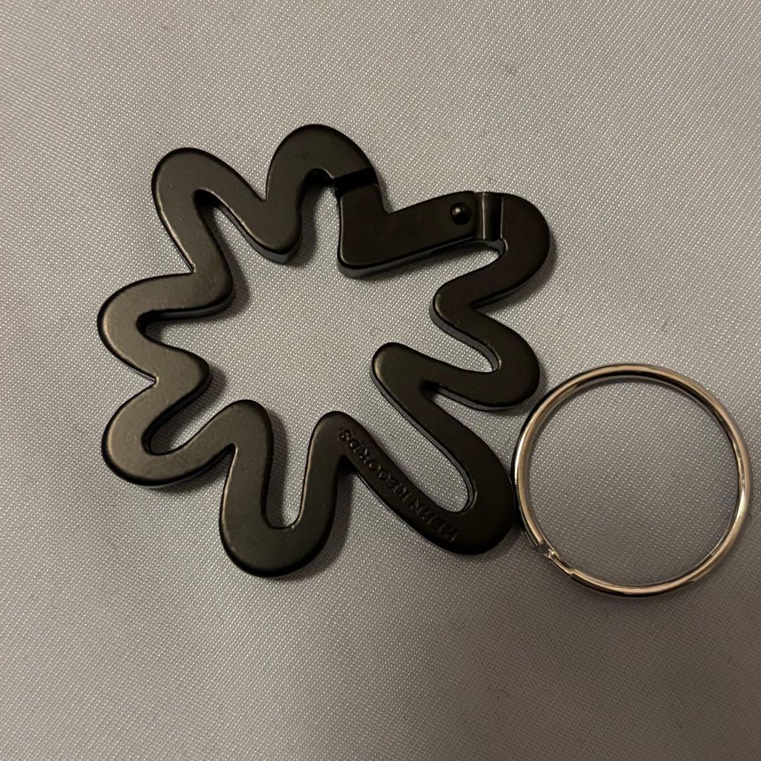 藤井風 花 黒 カラビナ