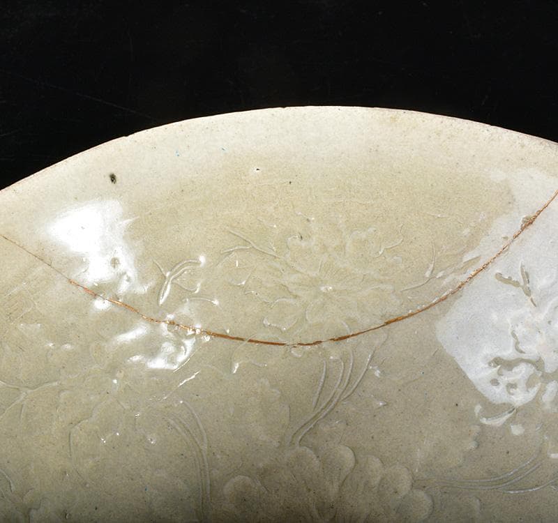 中国　定窯白磁陽刻花文　鉢　碗　金継ぎ直し　V　R4552