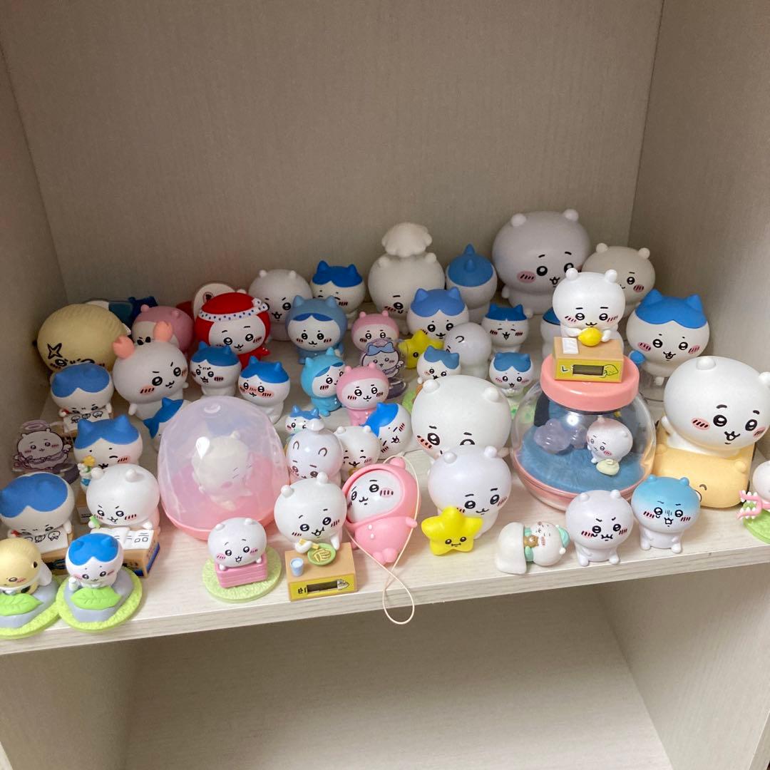 ちいかわ　ぬいぐるみ　カード　シール　ガチャ　フィギュア　マスコット