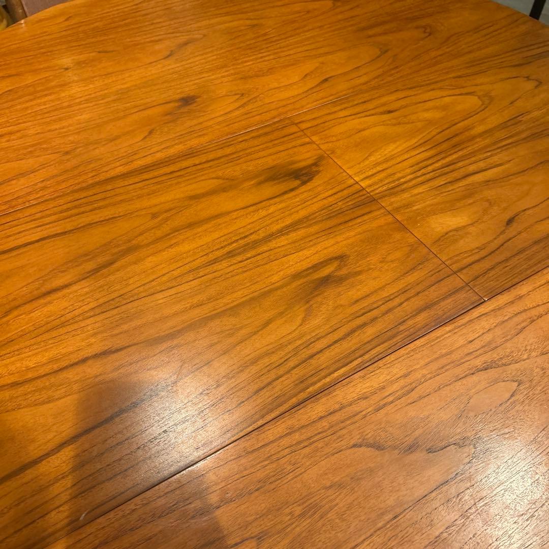 木製円形ダイニングテーブル