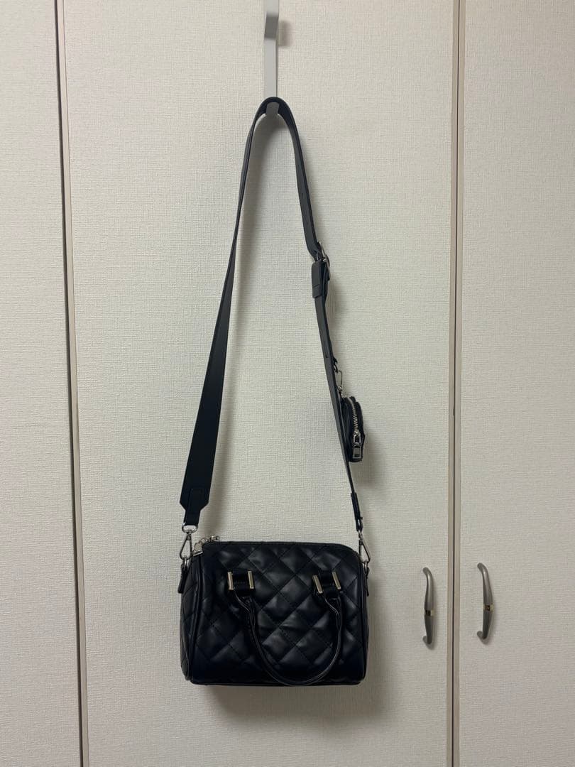 pium ハートポーチ付きキルティングボストンバッグ ブラック