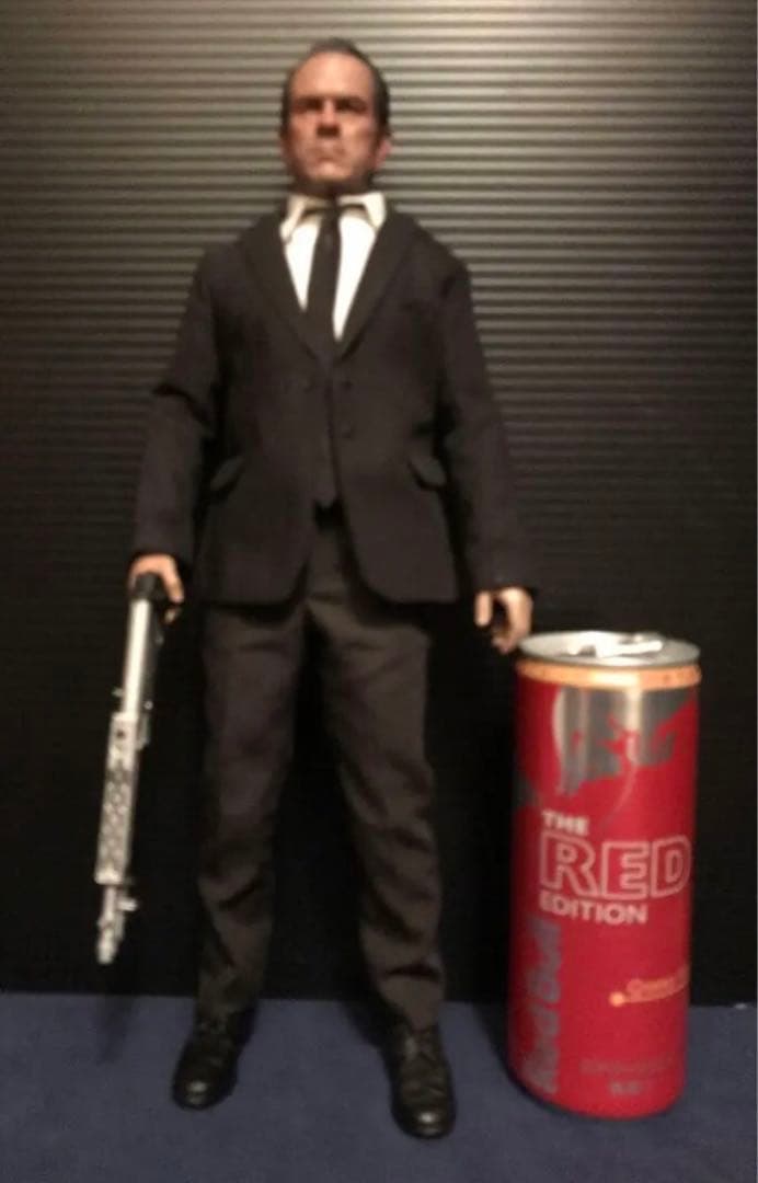 エンターベイ M.I.B3 トミー・リー・ジョーンズ 1/6 フィギュア