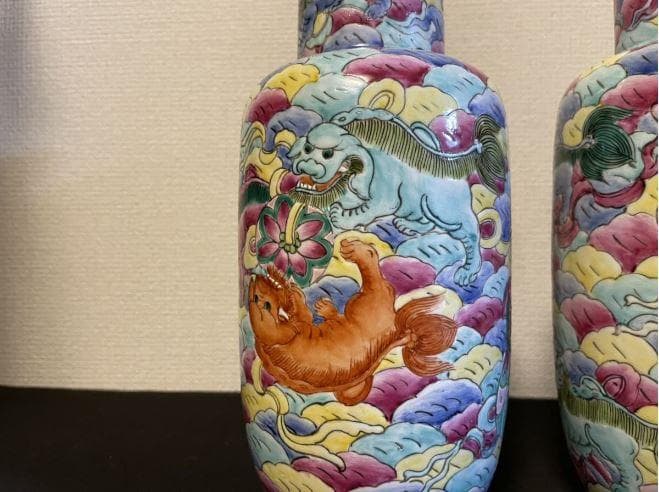 海】中国美術品 大清道光年製在銘 粉彩獅子図花瓶 九獅子花瓶 2本 希少