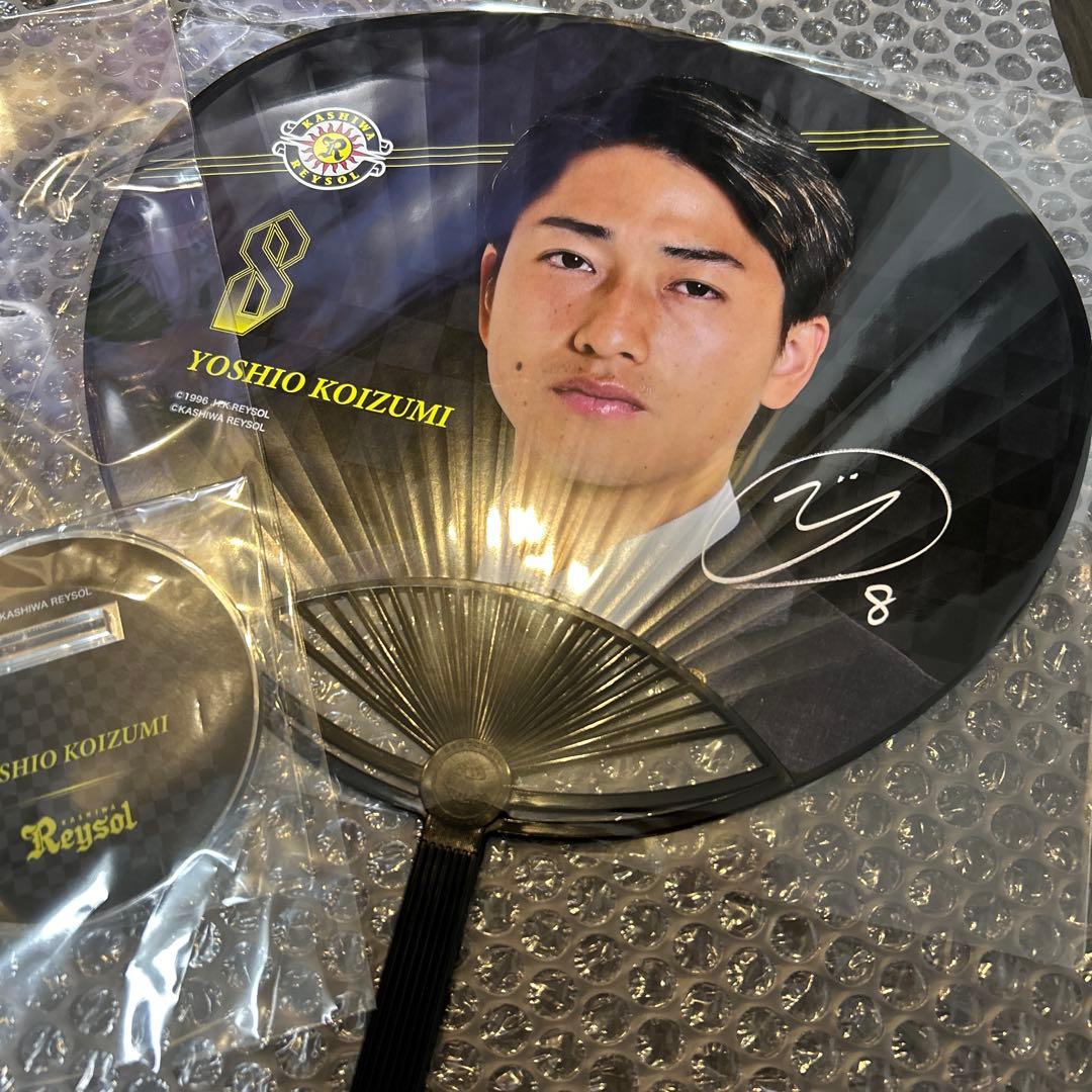 柏レイソル2025 スーツラッフルくじ No.8小泉佳穂 特大アクスタ