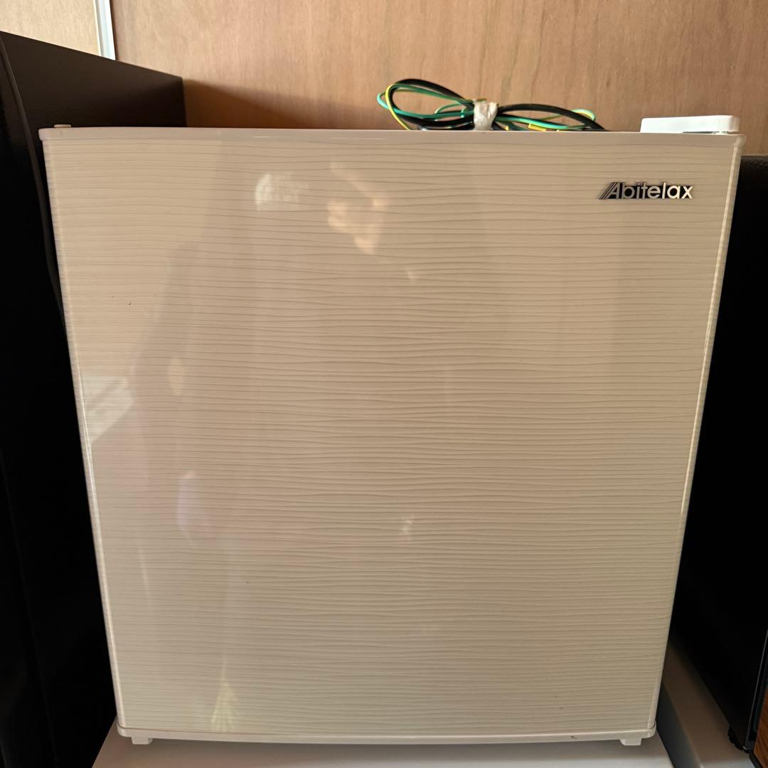 ☆アビテラックス 冷凍冷蔵庫☆小型 AR-45KS Abitelax 1ドア Amazon.co.jp: アビテラックス 45L 1ドア冷蔵庫 AR-45KS 右開き