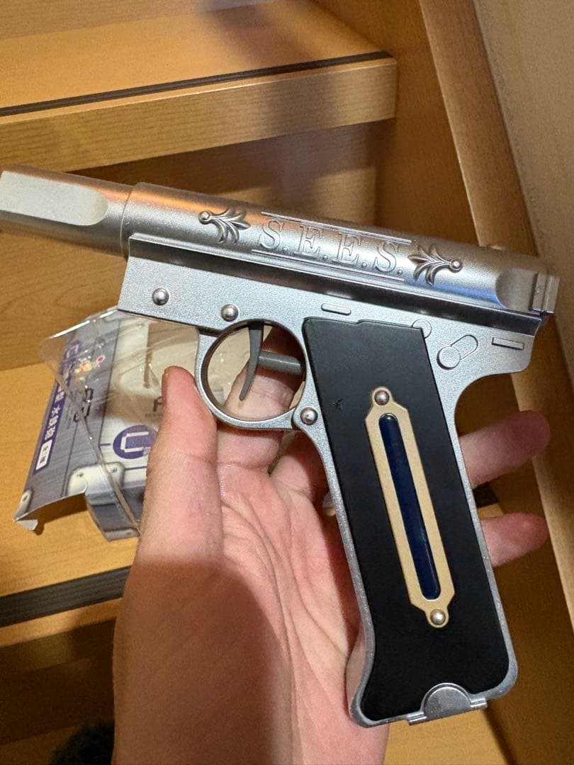 ペルソナ3 p3 C賞 Happyくじ 召喚器型 水鉄砲 10075 3 - メルカリ