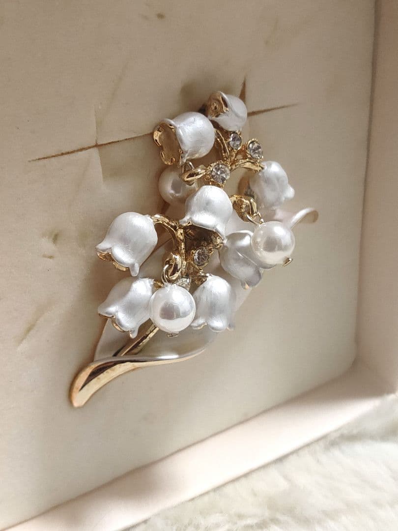 希少デザイン ヴァンドームブティック すずらん ブローチ、イヤリング