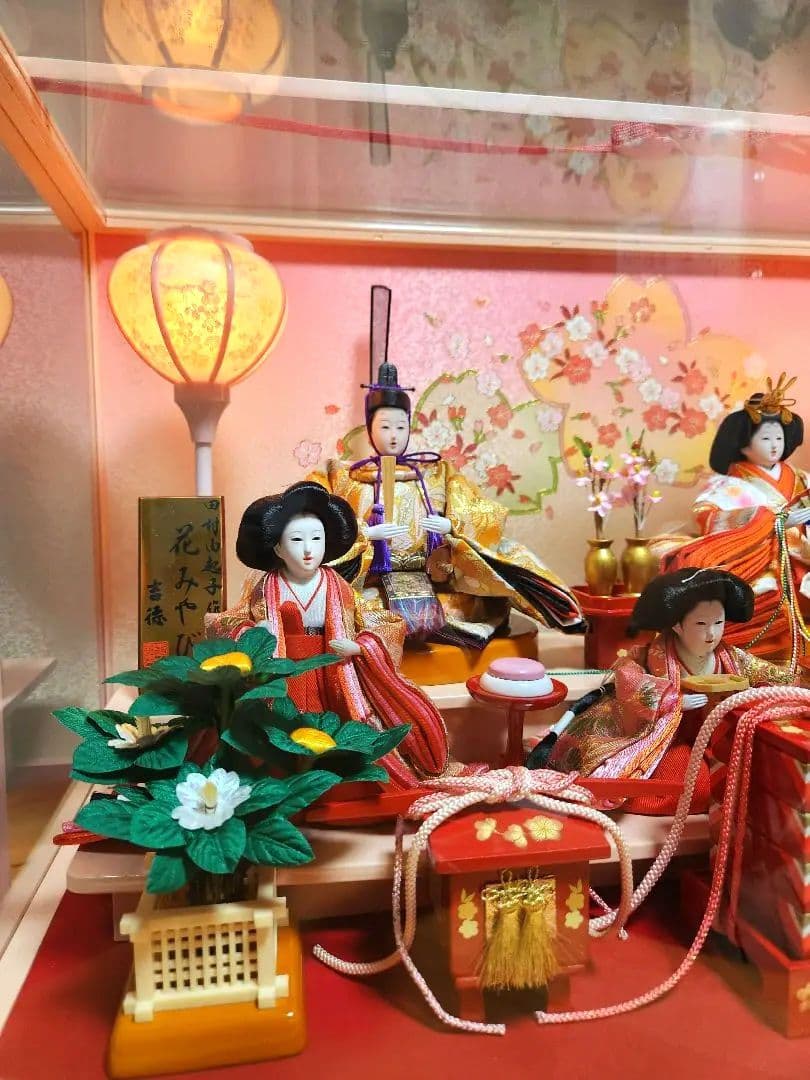 送料込✧* 雛人形 吉徳 五人飾り オルゴール・ ガラスケース 定価約7万
