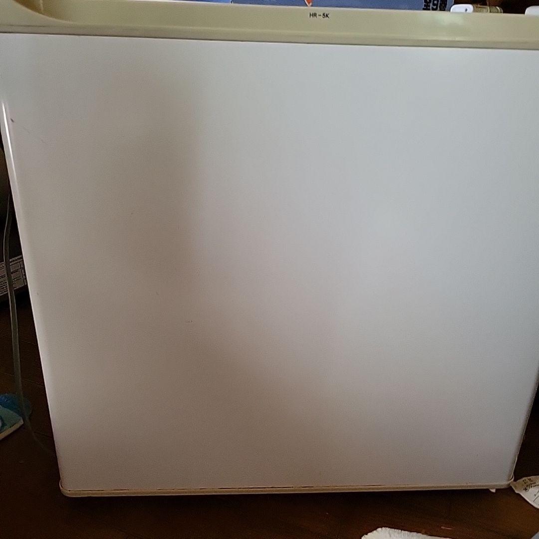 ホワイト冷蔵庫 棚付き 温度調整ダイヤル ホワイト冷蔵庫 棚付き 温度調整ダイヤル ホワイト冷蔵庫 棚付き 温度