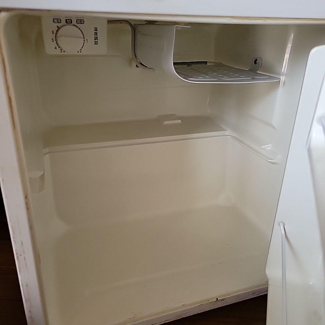 ホワイト冷蔵庫 棚付き 温度調整ダイヤル ホワイト冷蔵庫 棚付き 温度