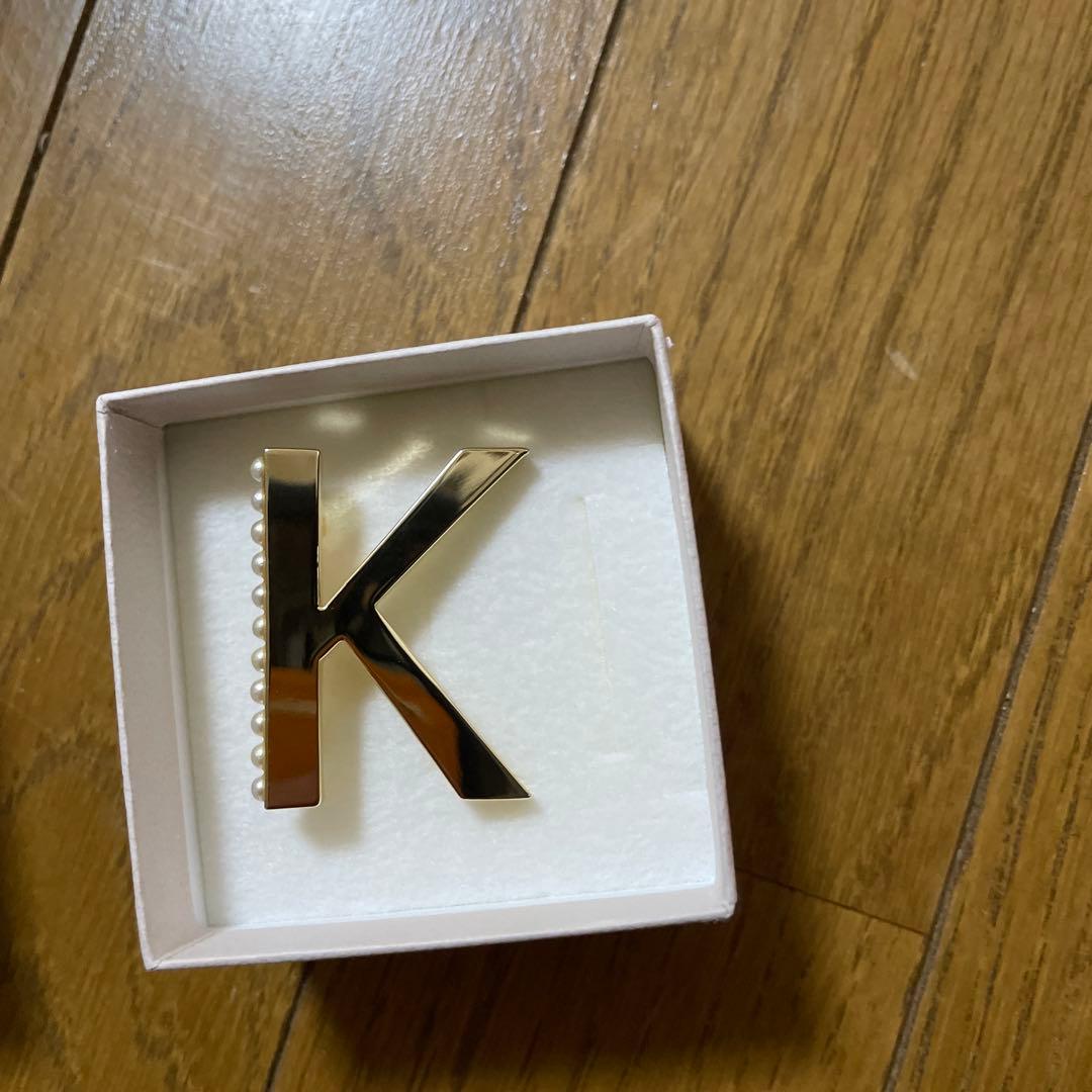 STELLAR HOLLYWOOD ゴールド M型ブローチ ステラハリウッド ゴールド T