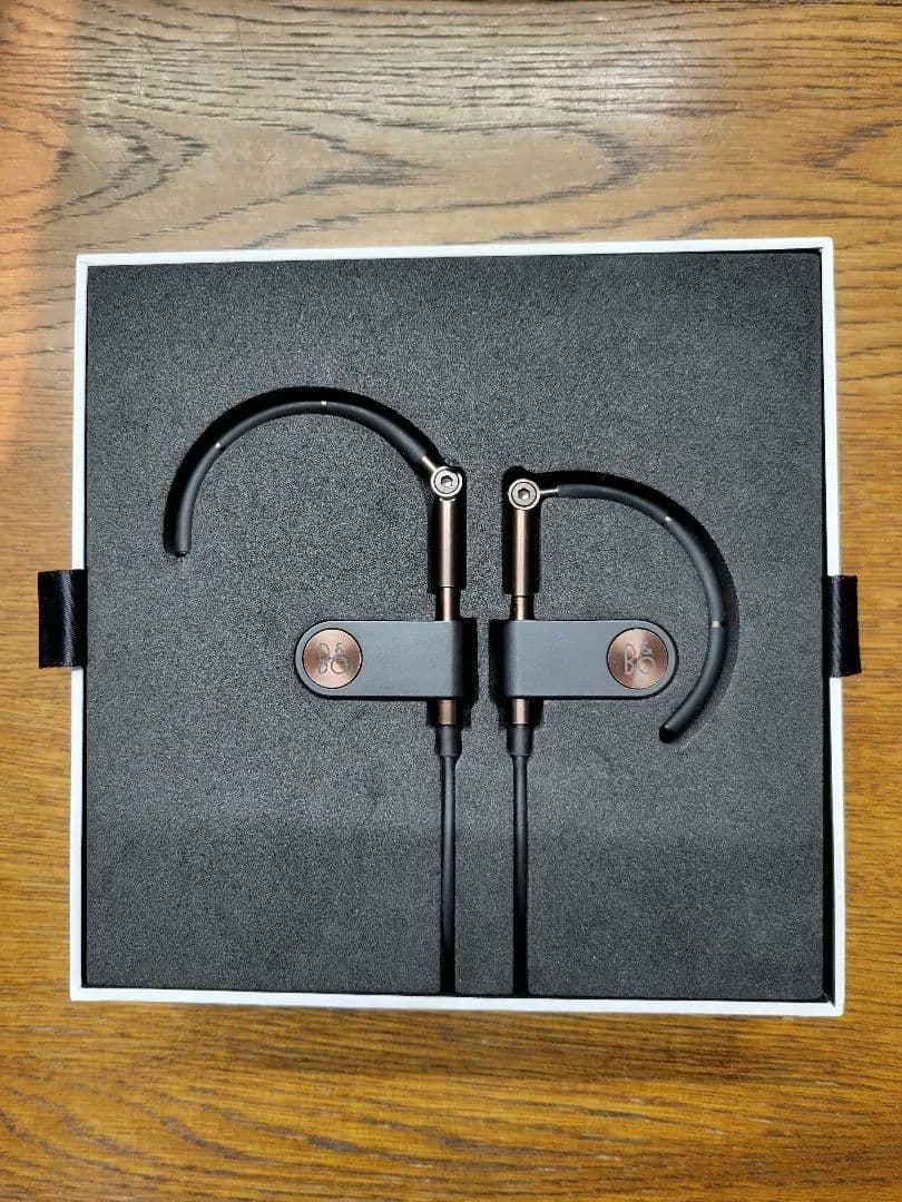 美品 箱付き B&O EARSET ワイヤレスイヤホン 美品 箱付き B&O EARSET