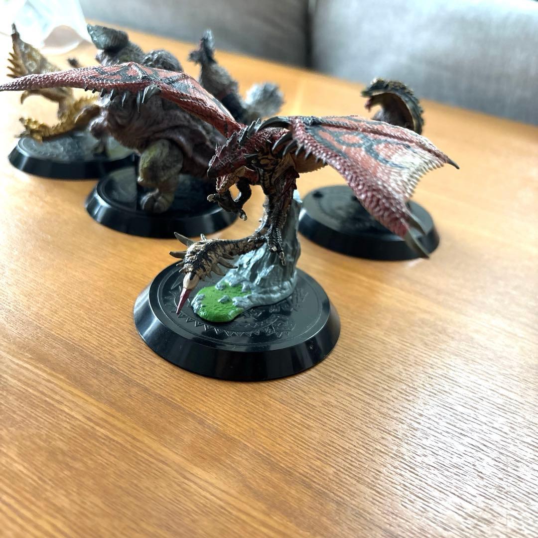 モンスターハンター　フィギュア　ぬいぐるみ　ストラップ　24体セット