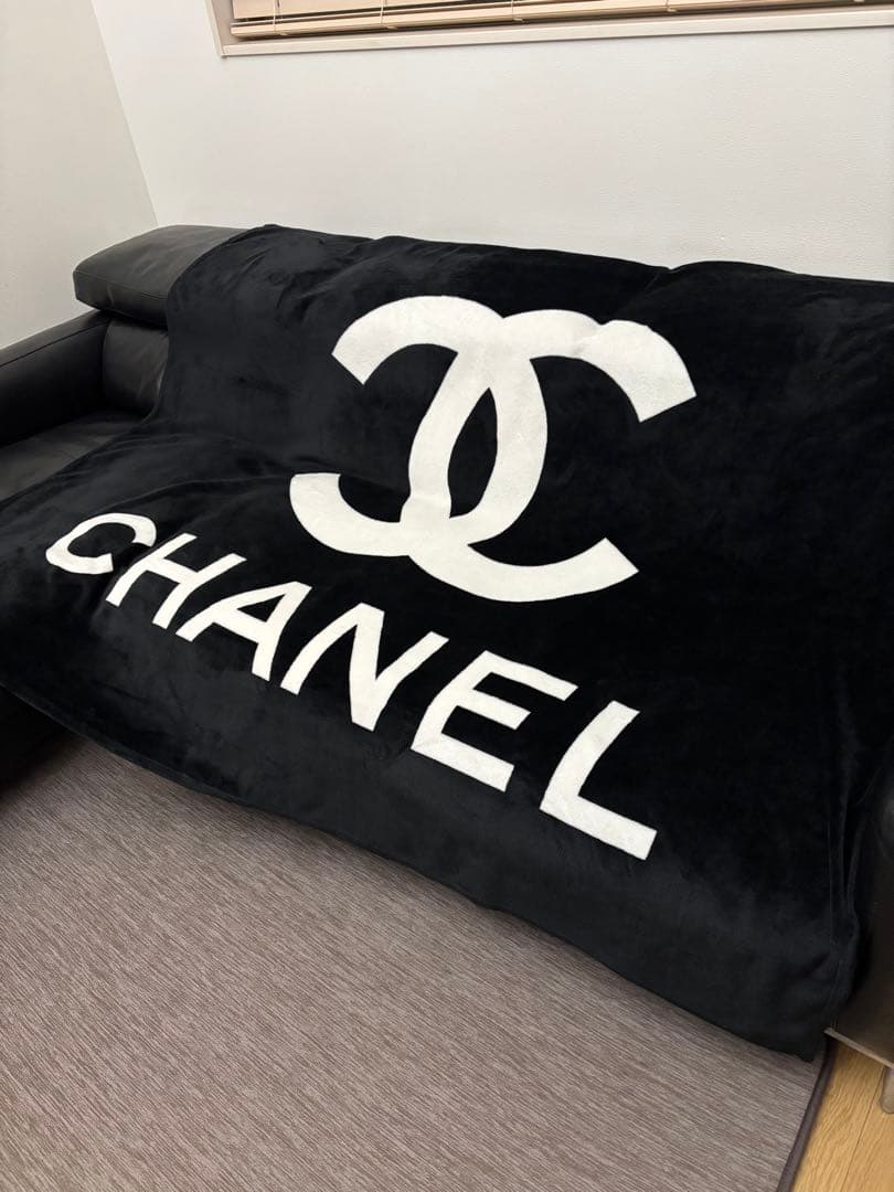 ノベルティ 大判ブランケット 新品 - メルカリ