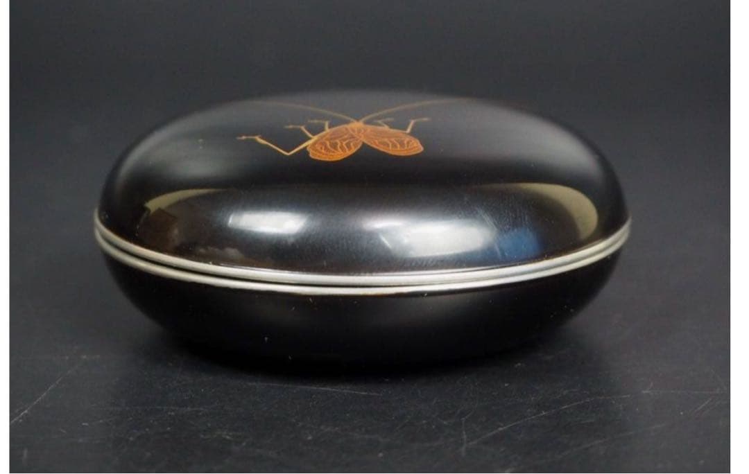 送料無料 漆芸の名工『池田峰志」造 銀縁蒔絵 鈴虫香合 共箱