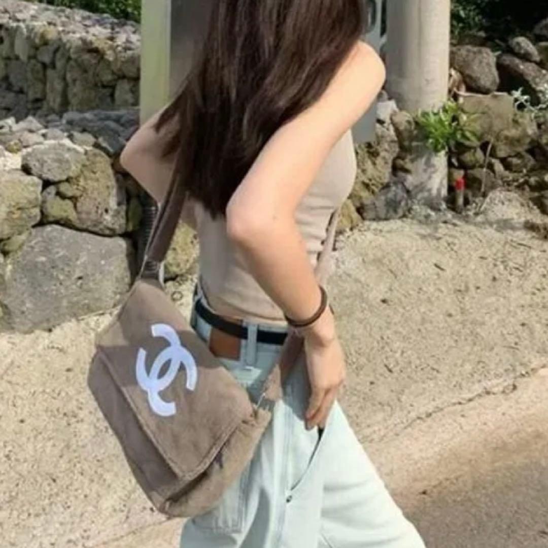 smp⭐︎♤です。 CHANEL ショルダーバッグ　パイル生地