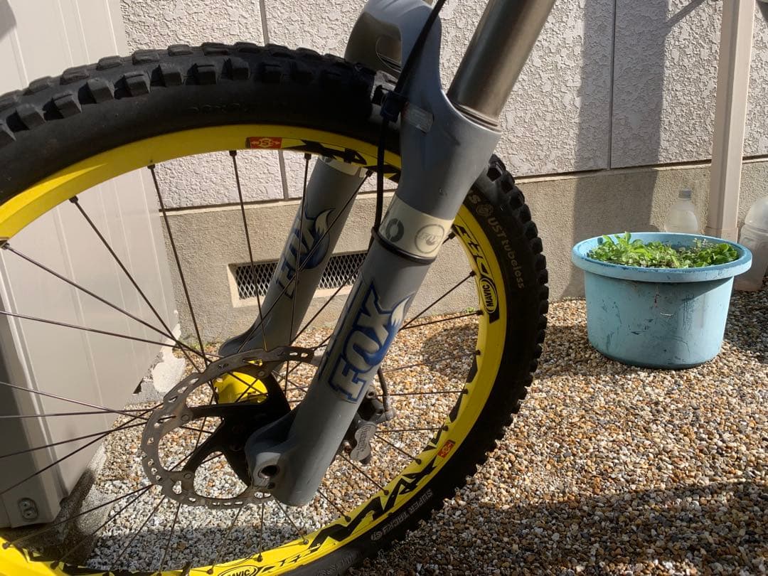 ダウンヒルバイク　自転車　ジャンク品　直接引取り歓迎