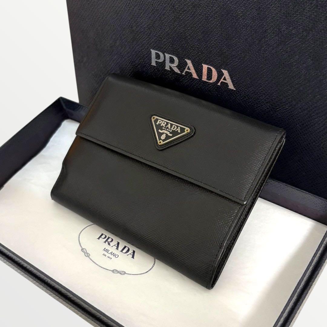 美品✨ PRADA プラダ 三つ折り財布 サフィアーノ ブラック 三角ロゴ