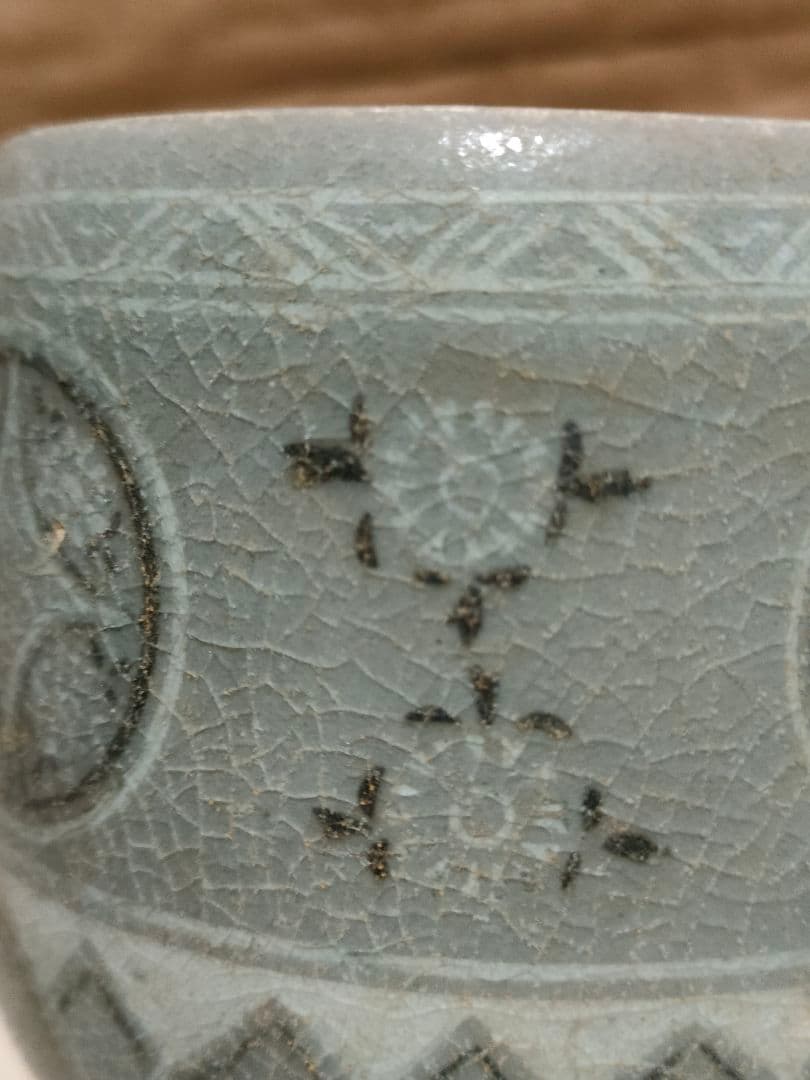 高麗青磁 湯呑 白黒象嵌 李朝 朝鮮美術 時代物骨董アンティーク 高麗