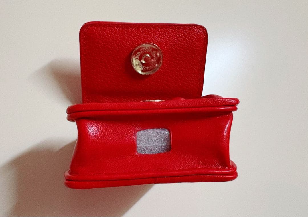 miumiu ミュウミュウ ☆ マテラッセ AirPods Proケース 赤