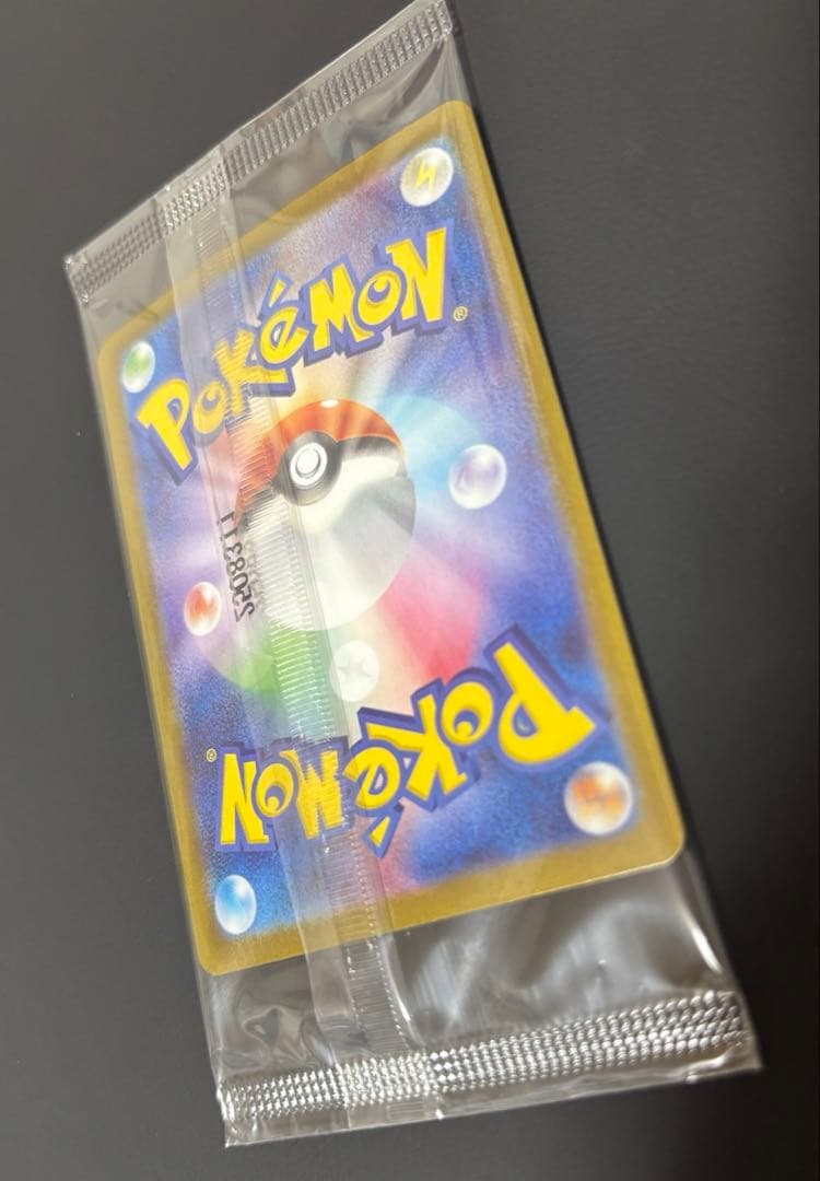 新品未開封 ビクティニ BWR 争奪戦プロモ ポケモンカード