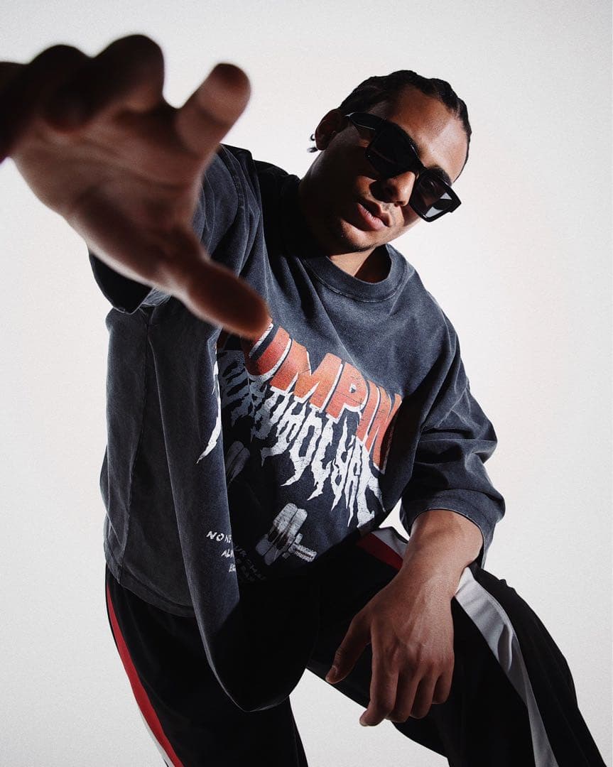 リフト/LYFT DUMBBELLS GRAPHIC T-SHIRT