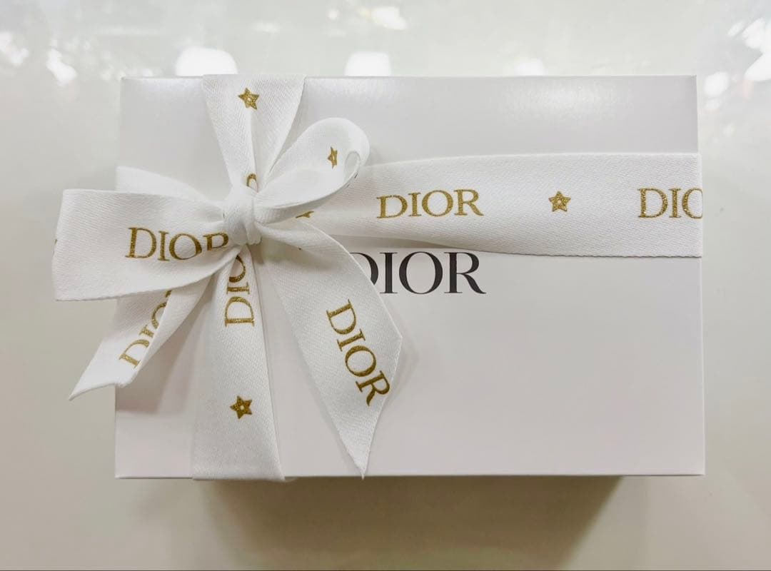 Diorディオールホリデーオファーリボン・ショッパー付き
