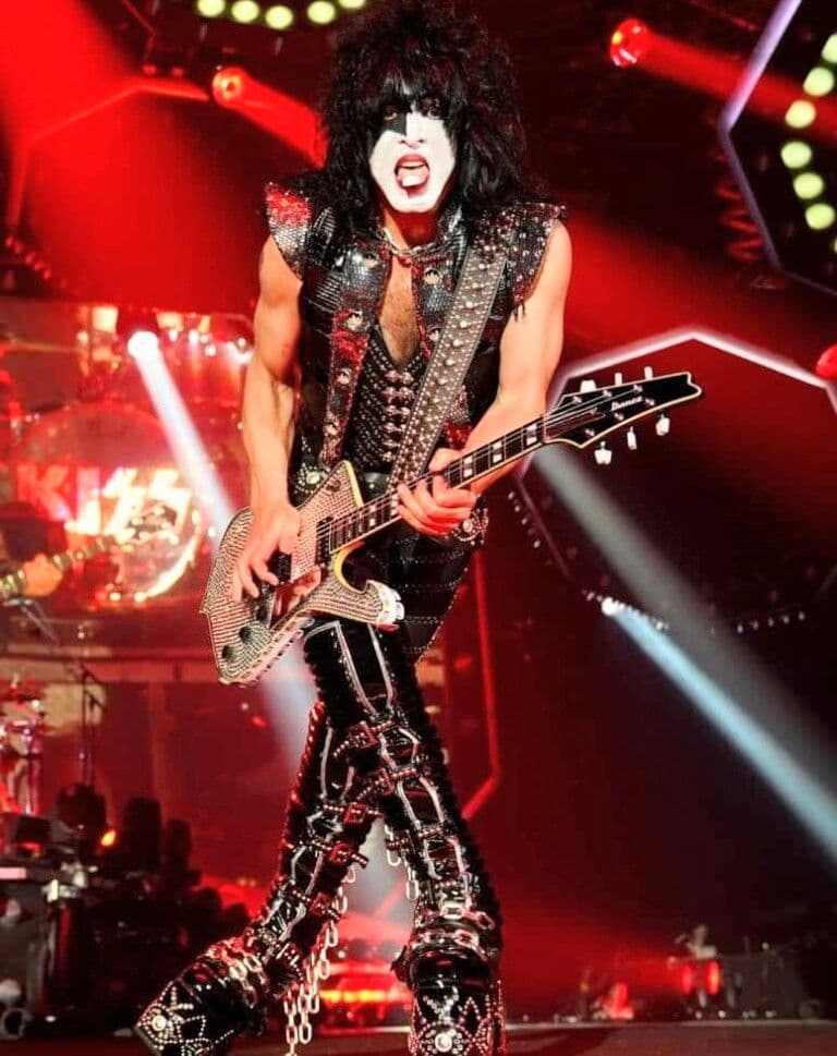 KISS フィギュア 3PSセット 1997年製 新品 - メルカリ