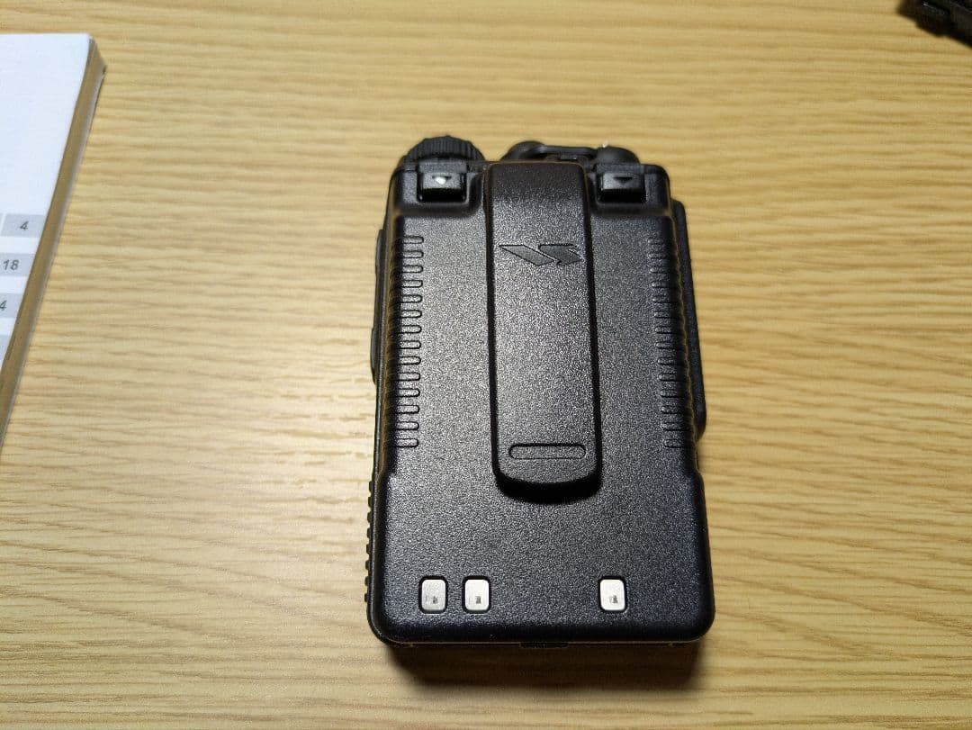 バーテックススタンダード VX-8 トリプルバンドトランシーバー